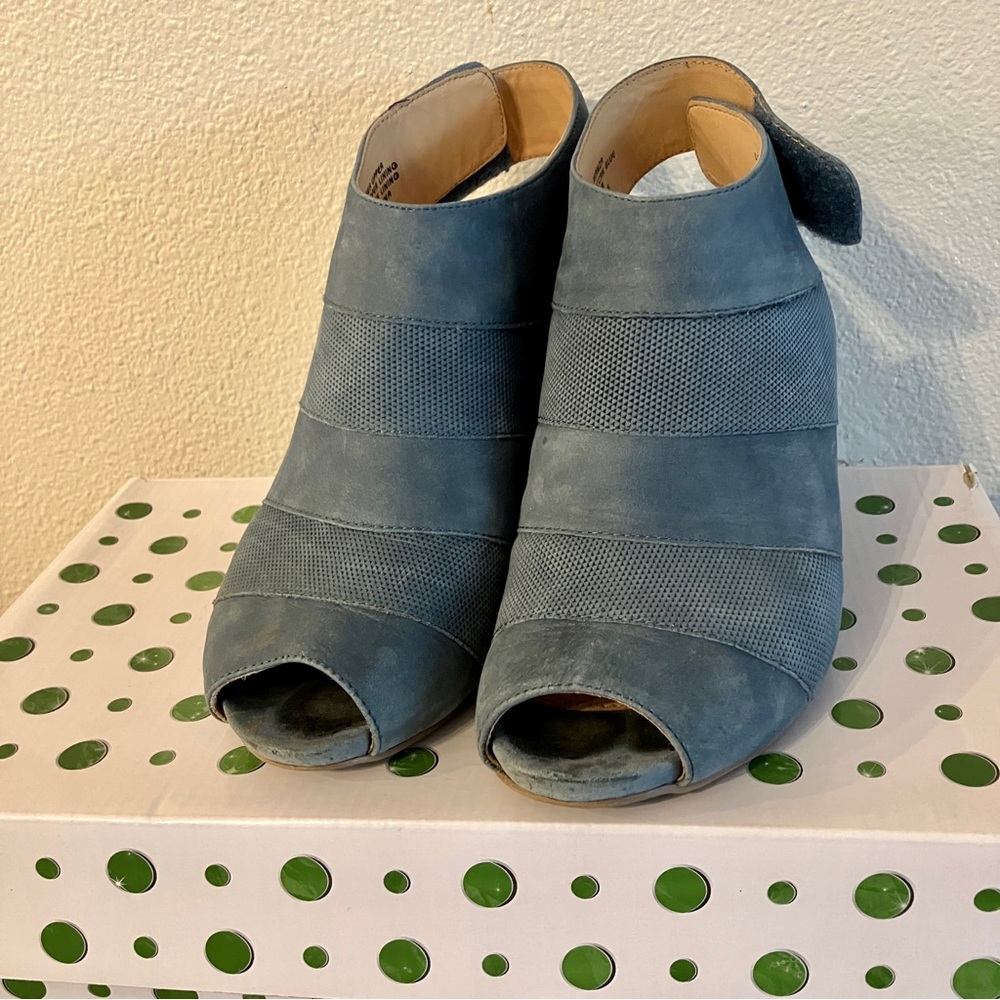 Earthies Manza Moroccan Blue 7 Wedge Peep Toe Sandals Leather Suede with box
